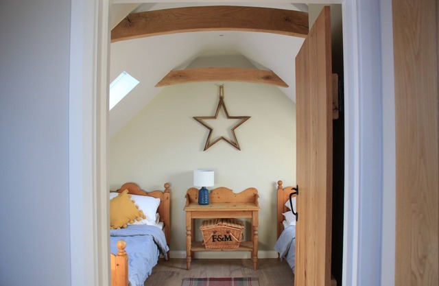 2 bedroom charming and luxury retreat on our farm