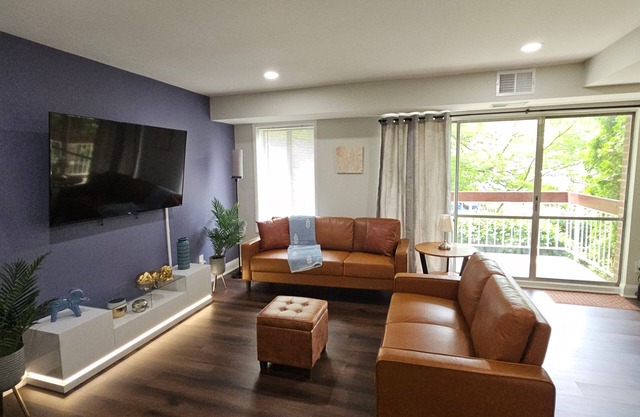 2 Bedroom Condo in Central Columbia