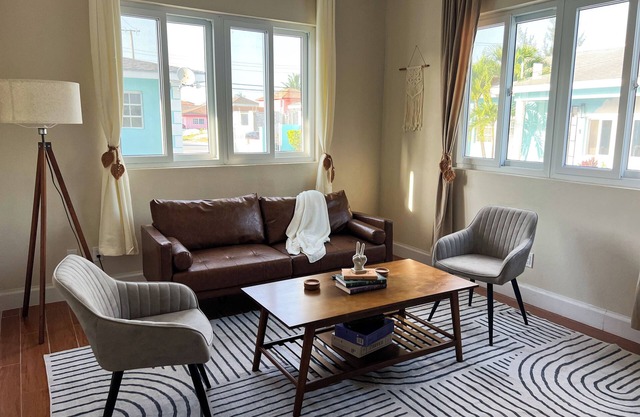 2-bedroom Condo in Nassau near Beach and Airport