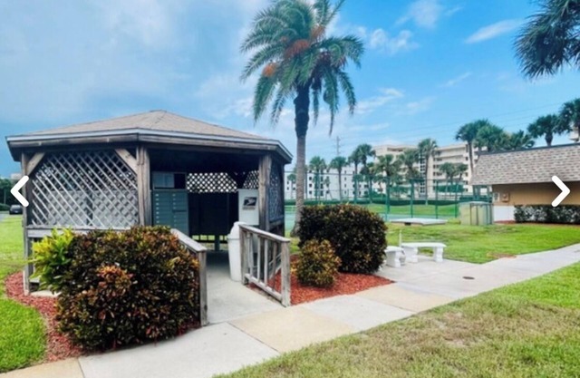 2-bedroom condo in peaceful Indialantic with amenities, minimum rental-60 days