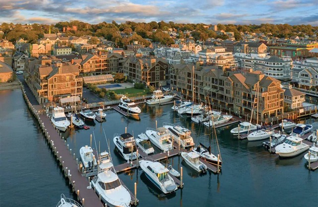 2 Bedroom Condo, Kitchen, Sleeps 6, in Downtown Newport, Wyndham Onshore Resort!