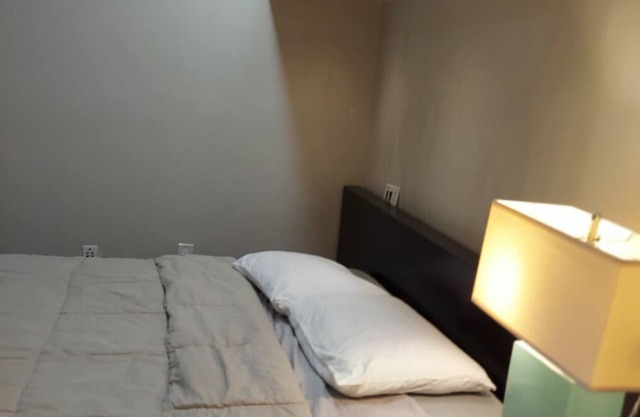 2-bedroom condo with WiFi, AC