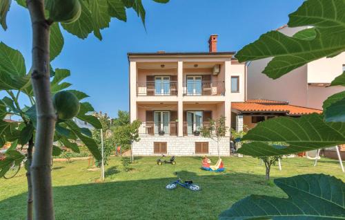 2 Bedroom Cozy Apartment In Pula