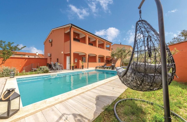 2 bedroom gorgeous apartment in Liznjan