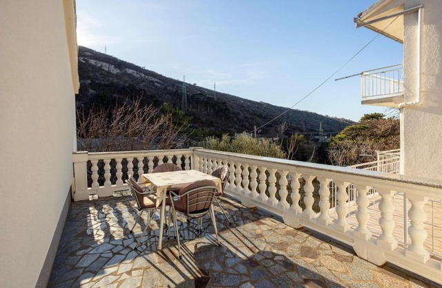 2 Bedroom Gorgeous Apartment In Knezica