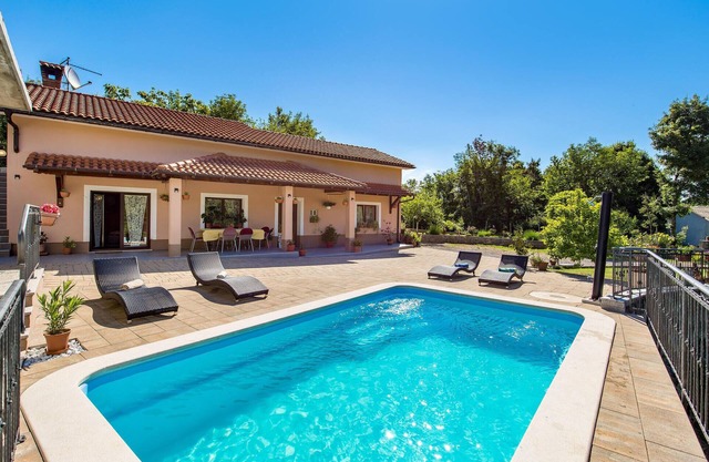 2 bedroom gorgeous home in Veli Brgud