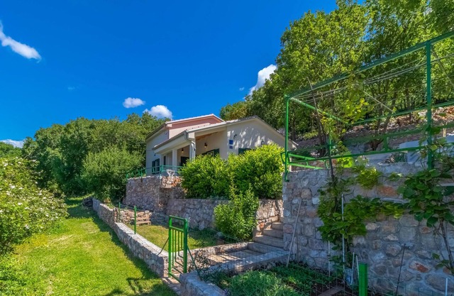 2 bedroom gorgeous home in Klenovica