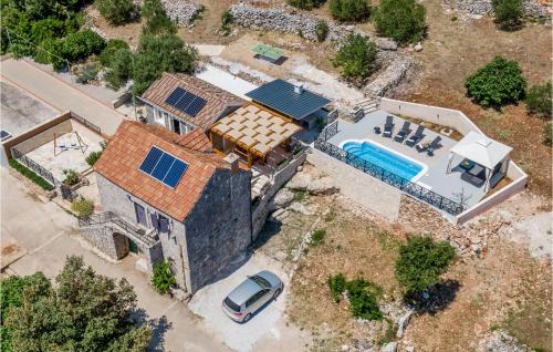 2 Bedroom Gorgeous Home In Smokvica