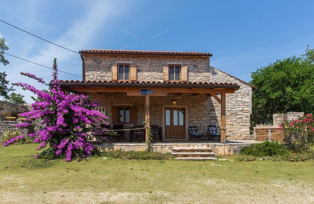 2 bedroom gorgeous home in Buje