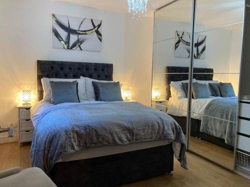 2-Bedroom Ground-Floor Apartment with Free Parking