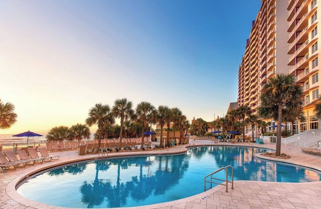 2 Bedroom Lockoff Unit, Sleeps 8, on Daytona Beach. Ocean Walk Resort!