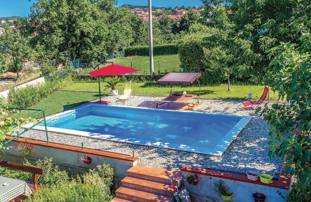 2 bedroom nice apartment in Viskovo