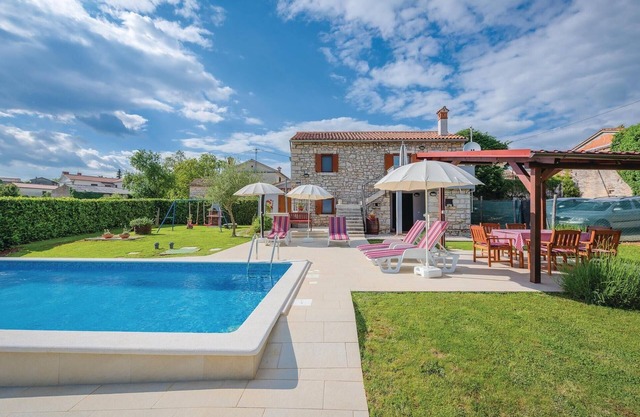 2 bedroom nice home in Milotski Brijeg