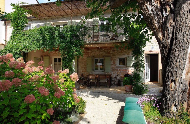 2 bedroom pet friendly home in Porec