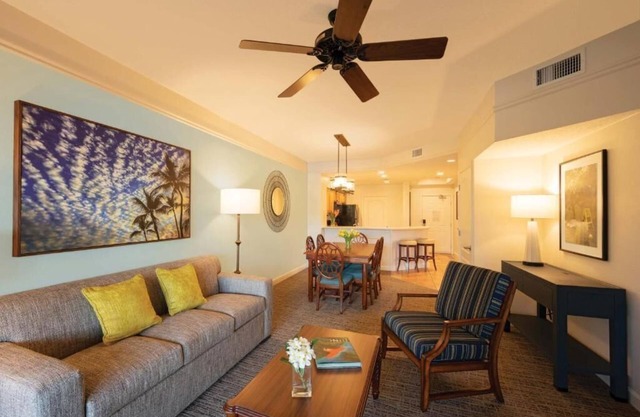 2-bedroom resort in welcoming Orlando with fitness room, AC