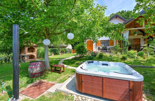 2 bedroom stunning home in Jalzabet