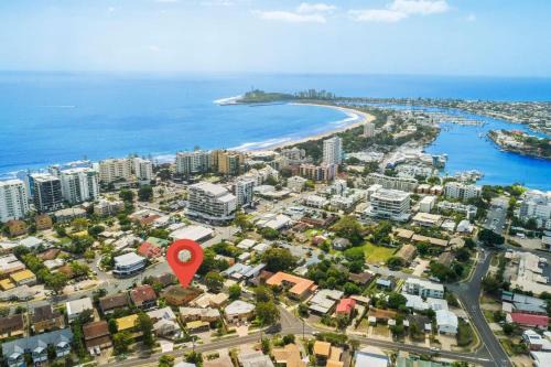 2 Bedroom Unit Mooloolaba- Walk to the Beach