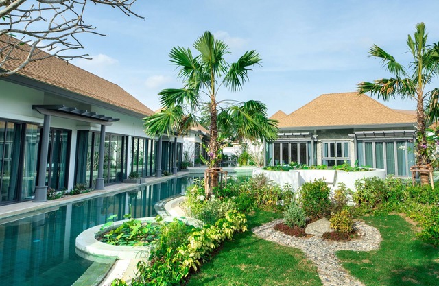 2-bedrooms pool access in beautiful residential area with fitness room, AC