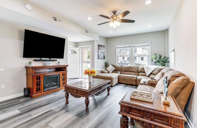 2 Blocks to Beach: Apt w/Grill in Ocean Gate!