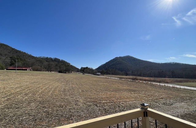 2 BR,1BA Spacious Suite near Cherokee National Forest, Mtn view, Ocoee River