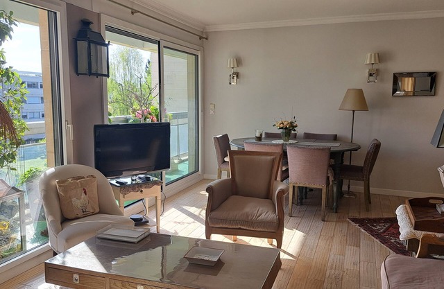 2 Chambres er Salle de Bains Dans Appartement de Standing Proche JO Équitation