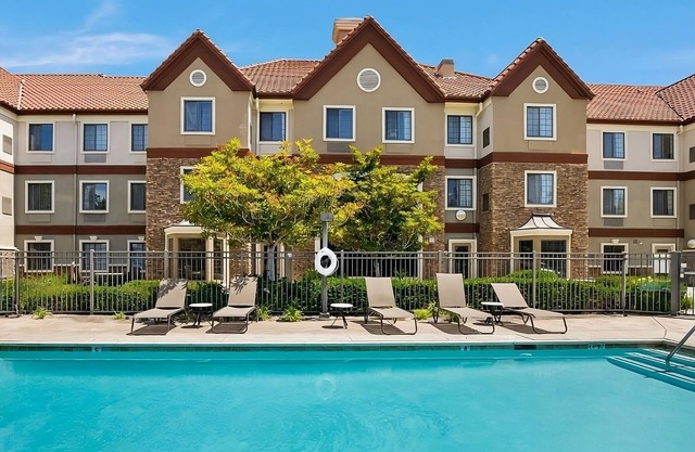 2 Comfortable Units w/Complimentary Breakfast, Near San Diego Attractions