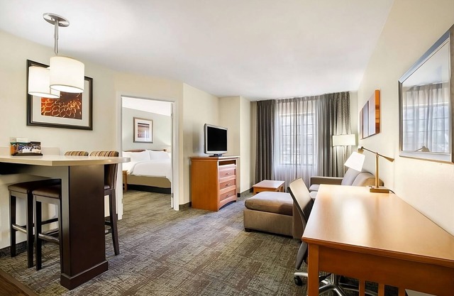 2 Family-Friendly Units w/Full Kitchen & Outdoor Pool, Minutes to San Diego Zoo