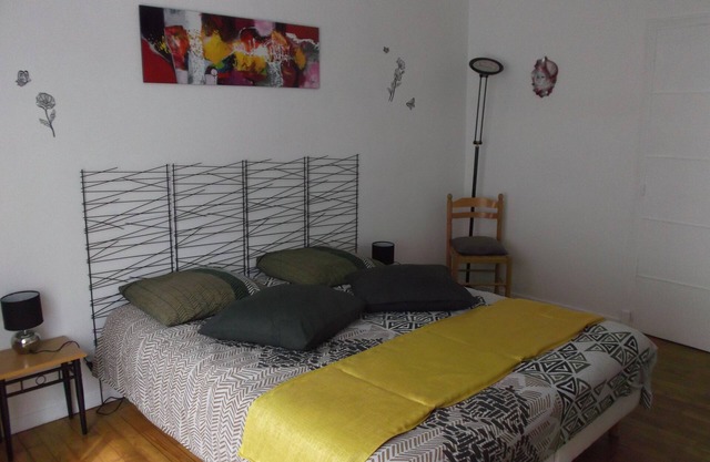 2 guest rooms in the heart of the village