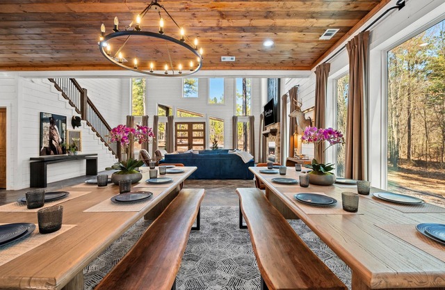 2 Luxe Cabins | Hot Tubs | Game Rooms | Sleeps 43
