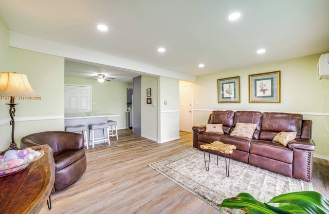 2 Mi to Wind Creek Casino: Quaint Homewood Haven