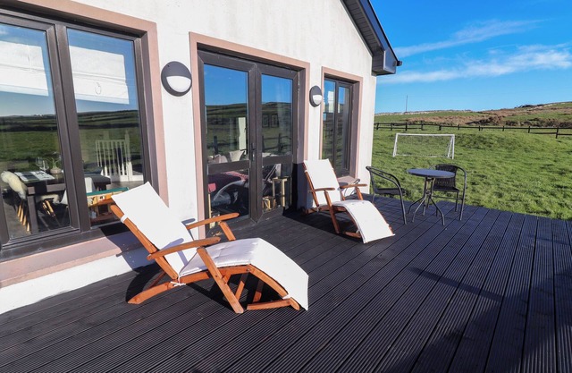 2 OCEAN VIEW, family friendly in Doonbeg, County Clare