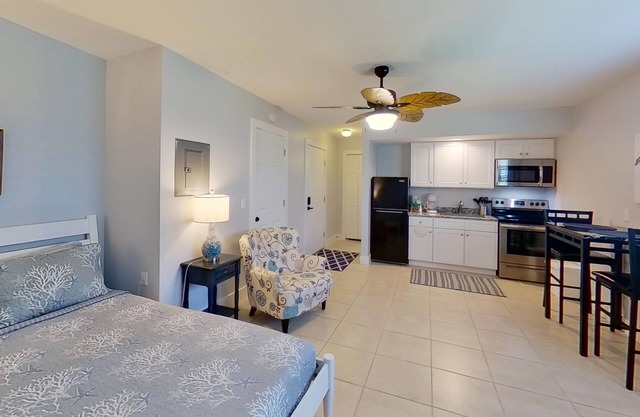 2 Person Studio with Patio - Turtle Cove - Welcome to our stunning, newly renovated studio condo!