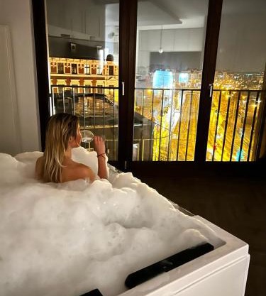 2-pokojowy apartament z jacuzzi w centrum Top widok!