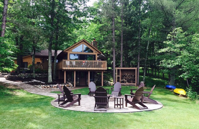 2 Quaint cabins, clear, gradual swimming beach, dog ok, on Goodrich Lake.