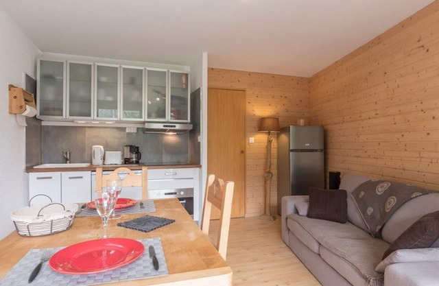 2-room apartment with parking 150m from cable cars