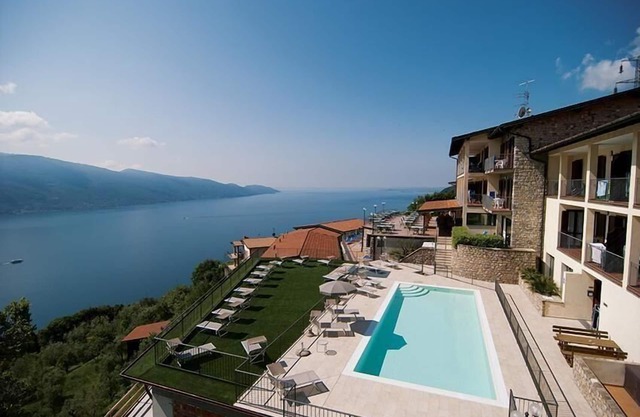 2 Room Apartment without lake view