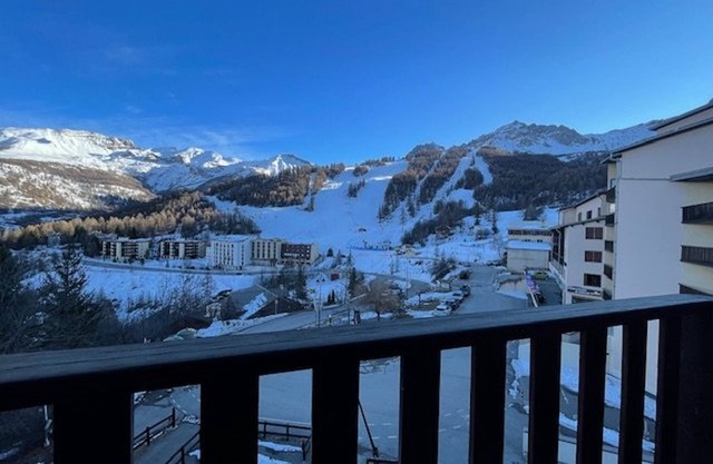 2-Room Apt at ski slopes, 4 sleeps, balcony