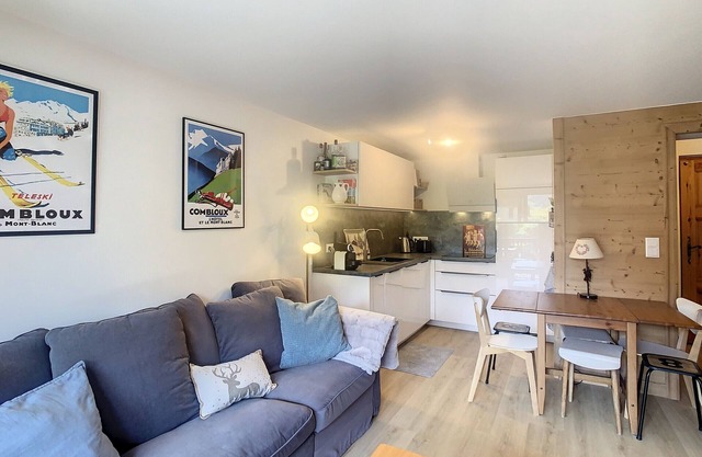 2-room + cabin apartment near village and ski lift, equipped kitchen