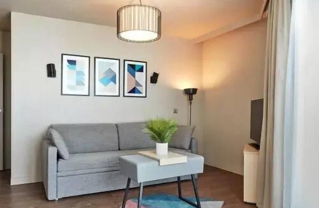 2 Rooms 4 People