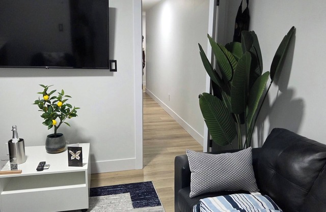 2 Suites, 2 Bedrooms, 2 Bathrooms & 2 living areas.