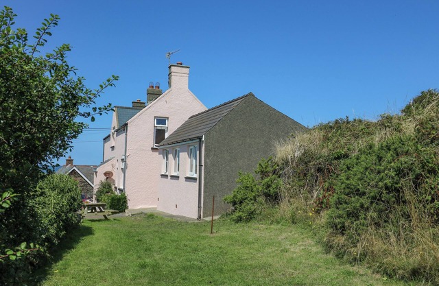 2 Sunny Hill