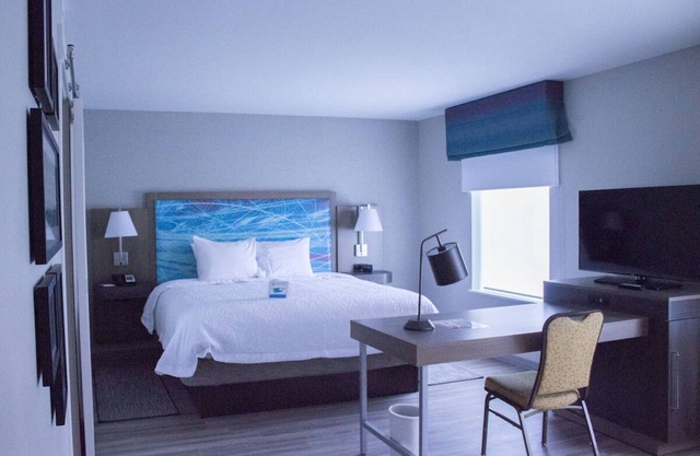 2 Units with Free Breakfast and Parking! Indoor Pool! Close to North Park!