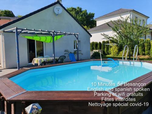 2 vraies chambres privées au calme dans villa de campagne plain-pied 105m2 avec piscine à Montfaucon