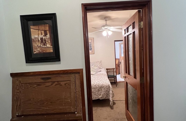 #2-Walk to Beach, Museum, Theater, shops & restaurants