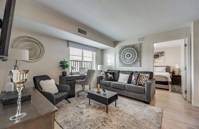 20% OFF 3BD/2BA Telco corr. Richardson RD102