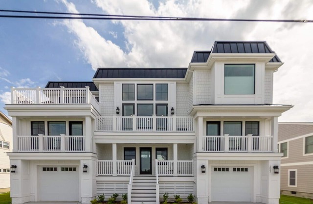 2003 Cedar - The views from this home are stunning!