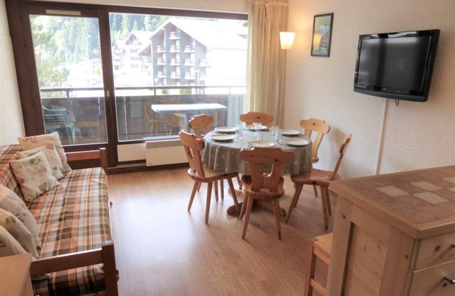 200m from ski slopes, 2nd floor, balcony, tv, ski locker, 41m², Les Contamines-Montjoie