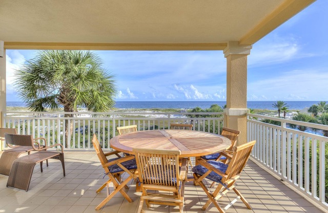 206W ~ 3BR/3BR corner condo with a beachfront view