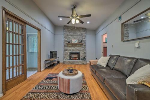 22 Mi to Ski Big Bear! Lake Wallenpaupack Getaway