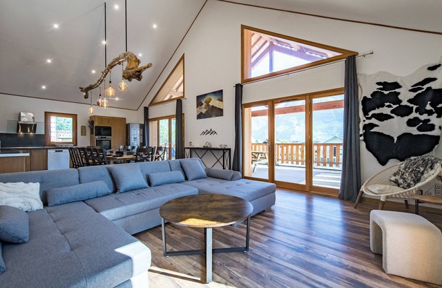 220m² apartment with terrace, for 14 people